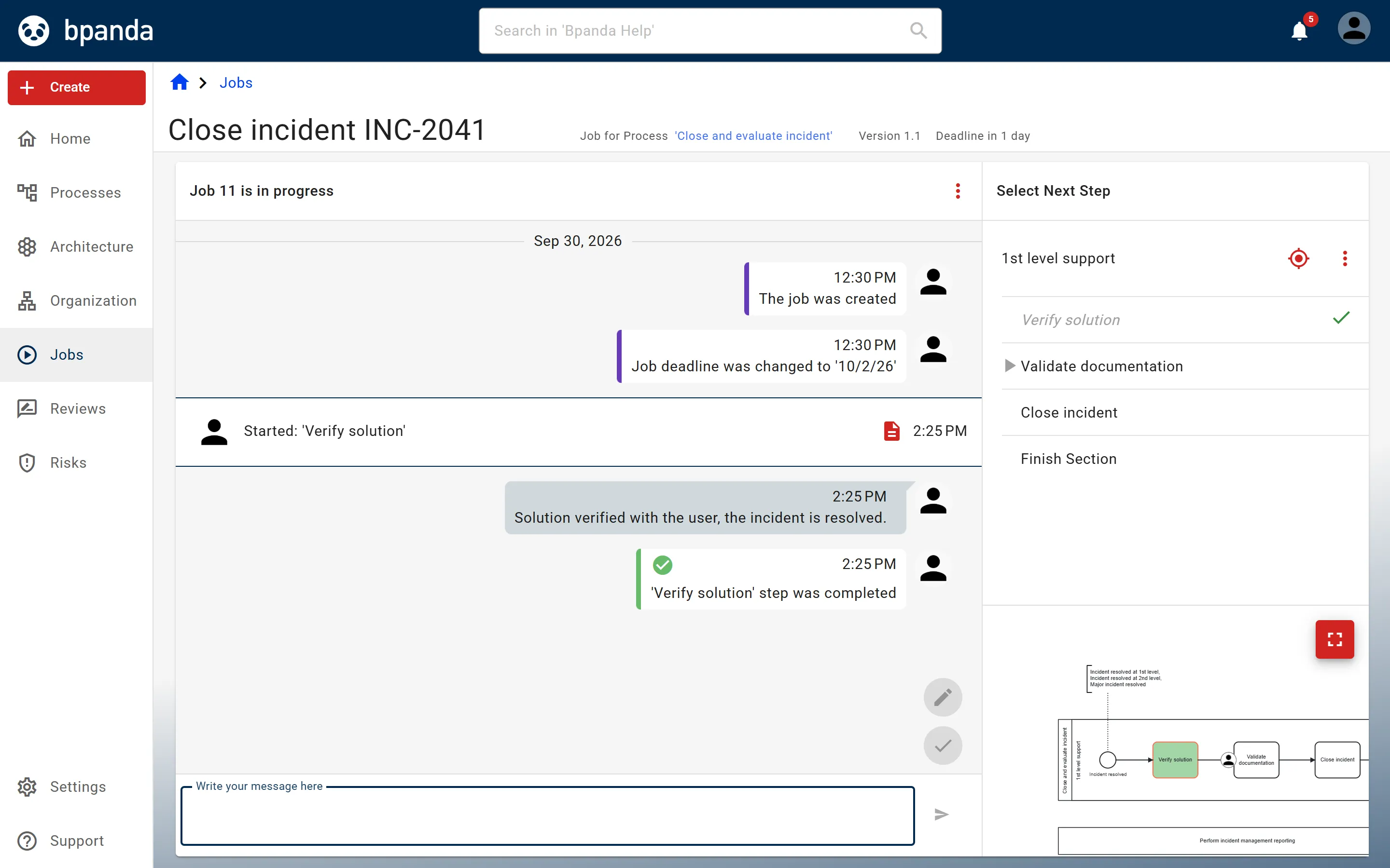 Job page: on the left the job log with the input field for messages, on the right the checklist of the next steps, below it the process as a diagram